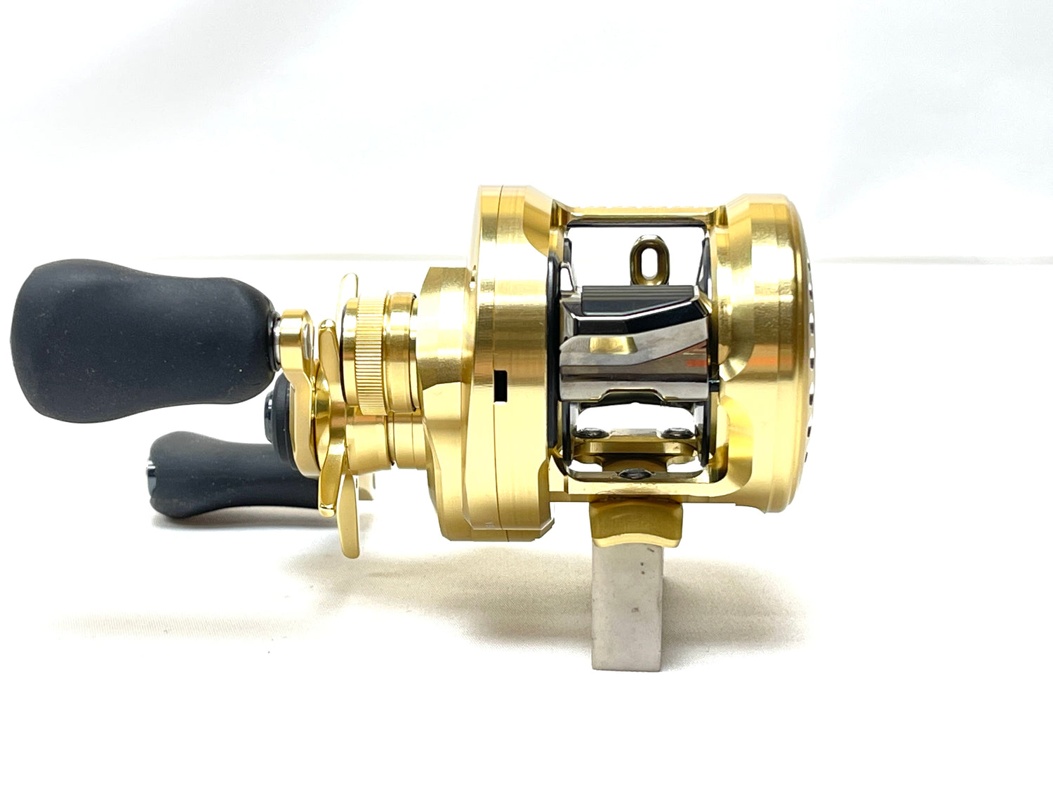 Used Shimano 22 Calcutta Conquest 201XG Left