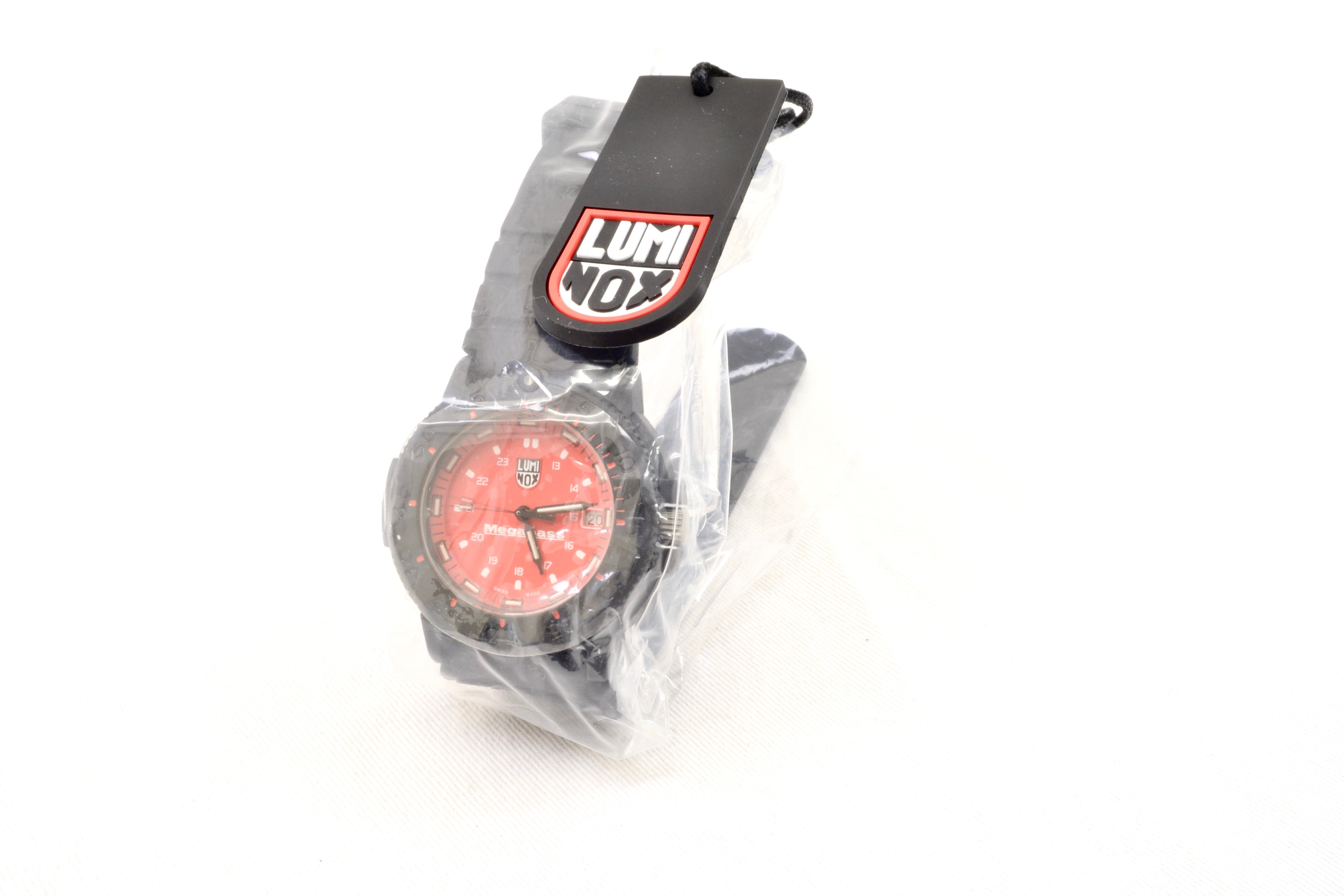正規店特価LUMINOX MEGABASS EDITION RossoCorsa 腕時計(アナログ)